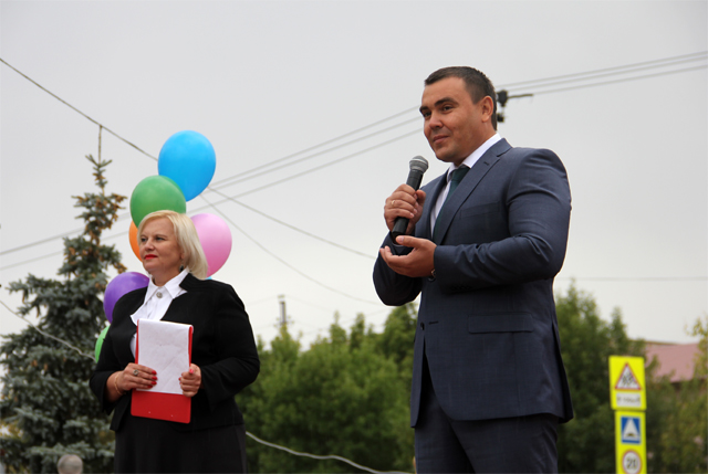 Поздравление от главы муниципалитета Алексея Веселова