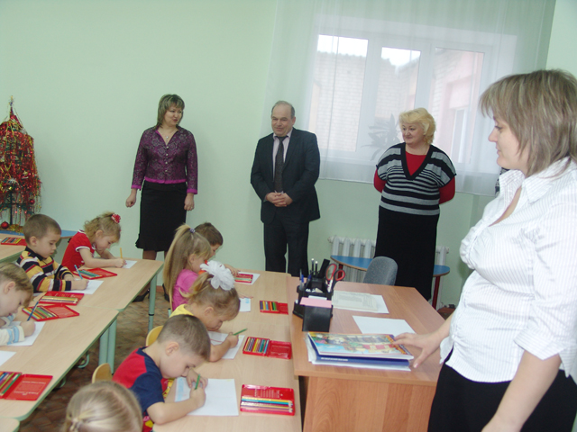 Анатолий Шипицин посетил детский сад "Сказка" п. Суходол
