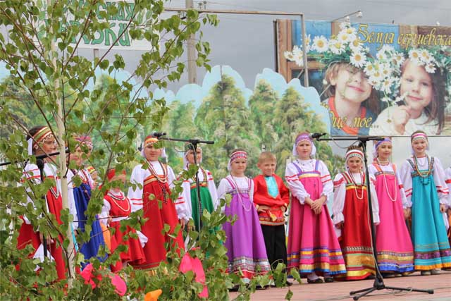 Самые  юные участники праздника из  Сергиевского района