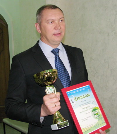 Поздравления принимает и.о.главы администрации Анатолий Екамасов