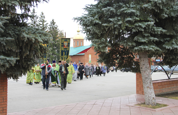 Крестный ход к памятнику Сергию Радонежскому