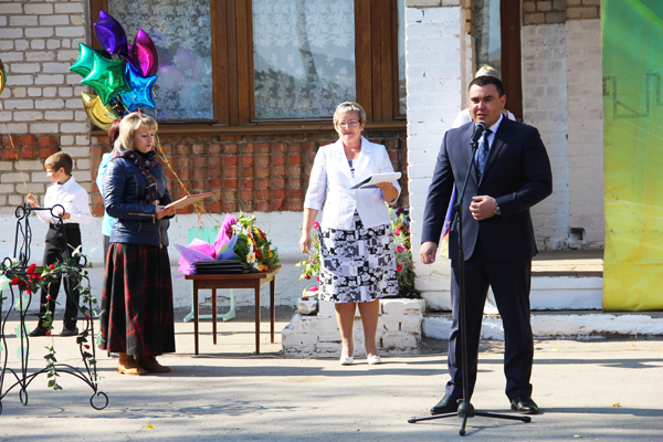 Почетный гость села Сидоровка Алексей Веселов поздравил земляков с праздником