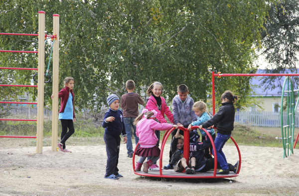 Игровая площадка пользуется успехом у юных жителей села Старое Якушкино
