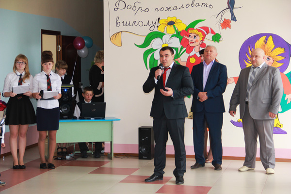 Алексей Веселов поздравил присутствующих с началом нового учебного года