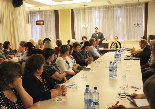 Рабочее совещание Алексея Веселова с руководителями образовательных учреждений