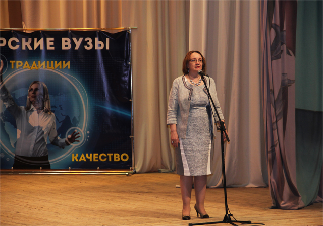 С приветственным словом перед собравшимися выступила врио министра труда, занятости и миграционной политики Самарской области Ирина Никишина