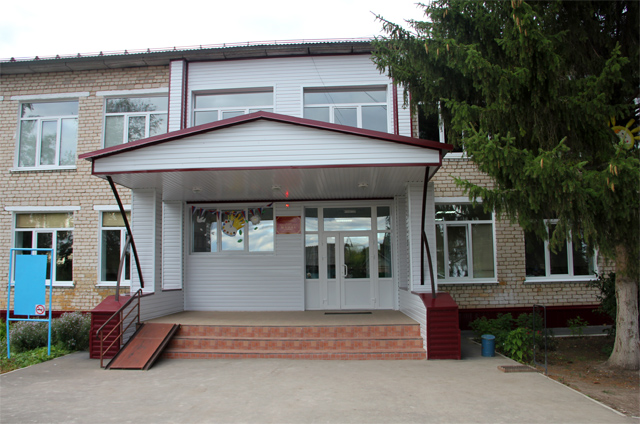 Здание Елшанской школы 